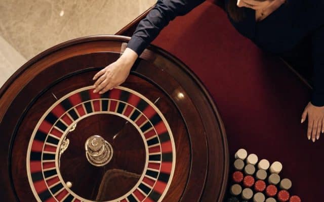 Roulette en ligne à croupier en direct : Une révolution pour les joueurs à la recherche d&rsquo;authenticité