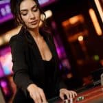 Révolution Numérique dans les Casinos : L'Essor des Jeux de Croupier en Direct